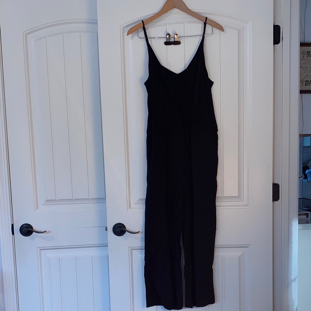 Chic Black Sleeveless Jumpsuit